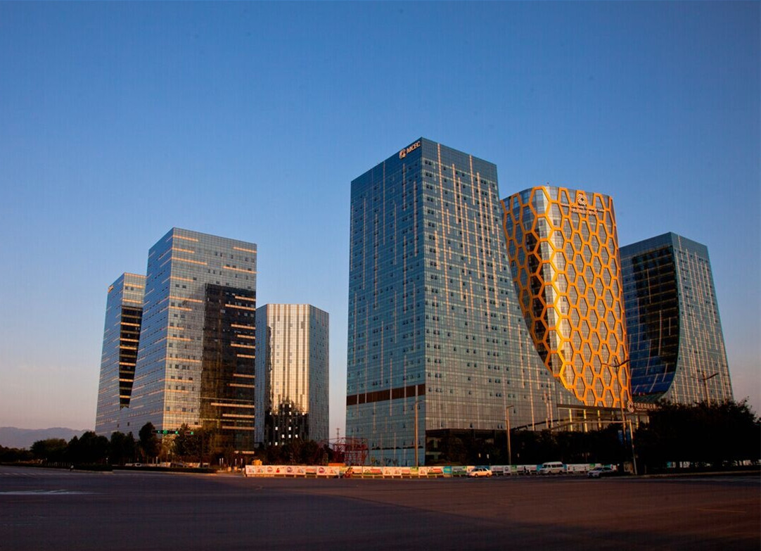 中西部交易中心采用5000無(wú)機(jī)特級(jí)防火卷簾