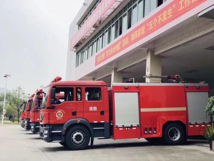 作為外門，需要兼顧抗風(fēng)、防盜等功能；